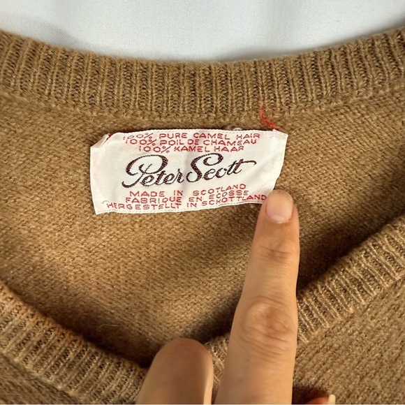 Peter Scott Men Color: Tan 100% Pure Camel Hair  V-Neck Size: M 
Jumper Size - Picture 5 of 10